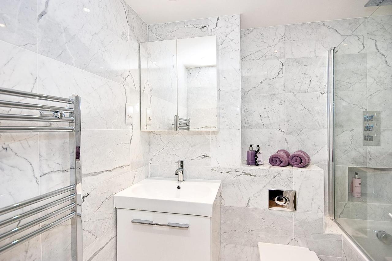לונדון Stunning 2-Bedroom-Hosted By Sweetstay מראה חיצוני תמונה