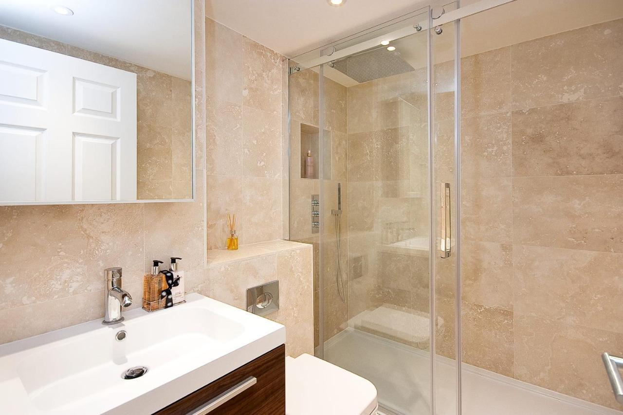 לונדון Stunning 2-Bedroom-Hosted By Sweetstay מראה חיצוני תמונה